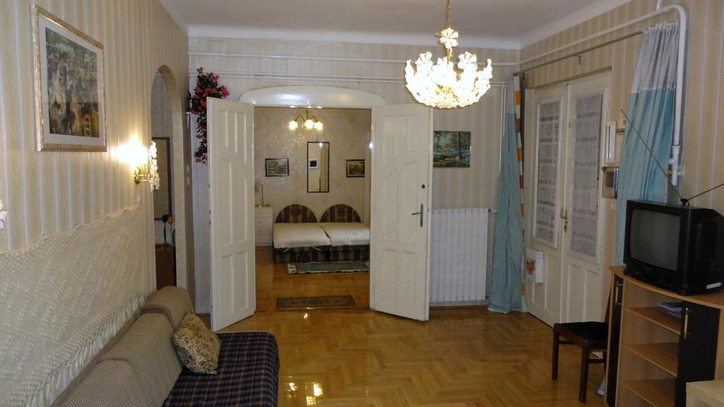 Garibaldi 5 Apartments & Rooms Budapeste Quarto foto