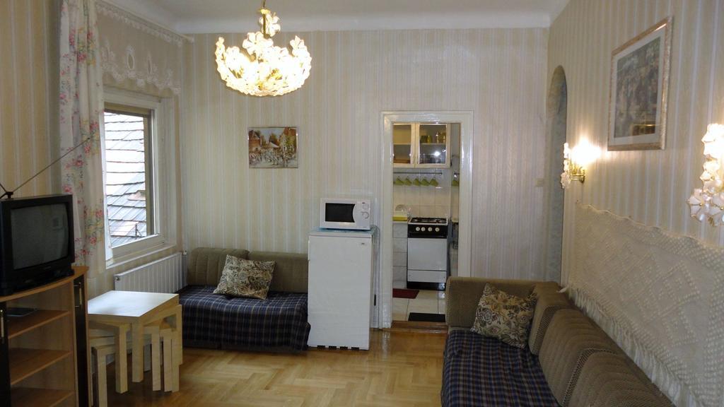 Garibaldi 5 Apartments & Rooms Budapeste Quarto foto