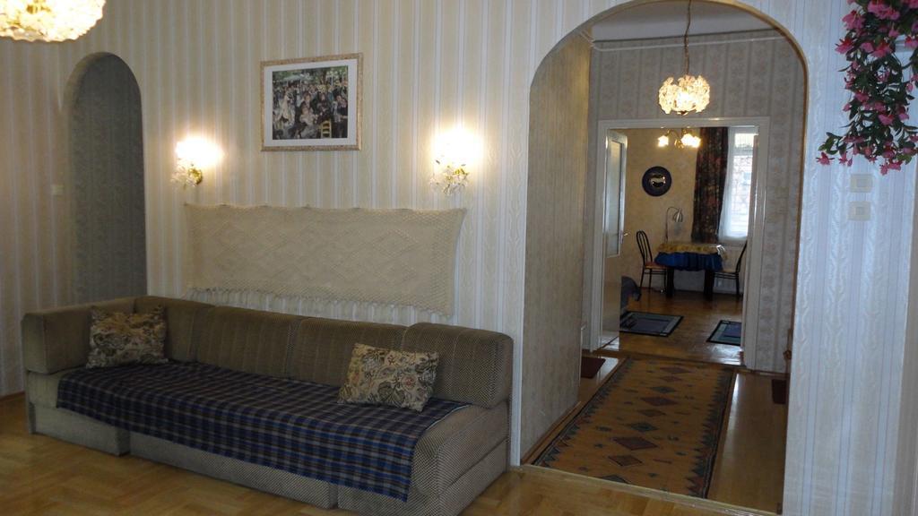 Garibaldi 5 Apartments & Rooms Budapeste Quarto foto