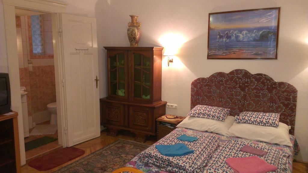 Garibaldi 5 Apartments & Rooms Budapeste Exterior foto