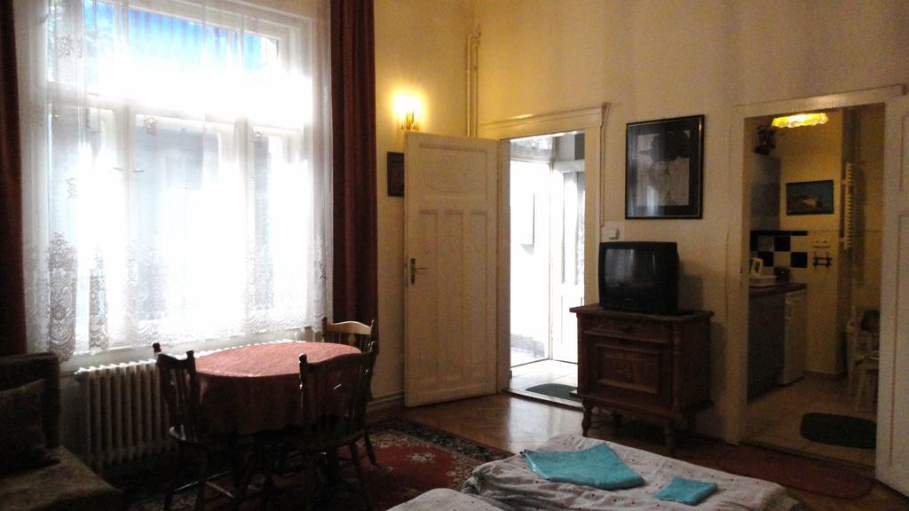 Garibaldi 5 Apartments & Rooms Budapeste Exterior foto