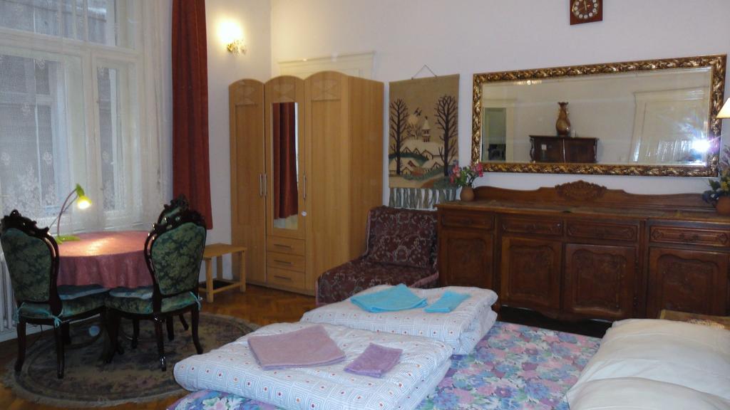 Garibaldi 5 Apartments & Rooms Budapeste Exterior foto