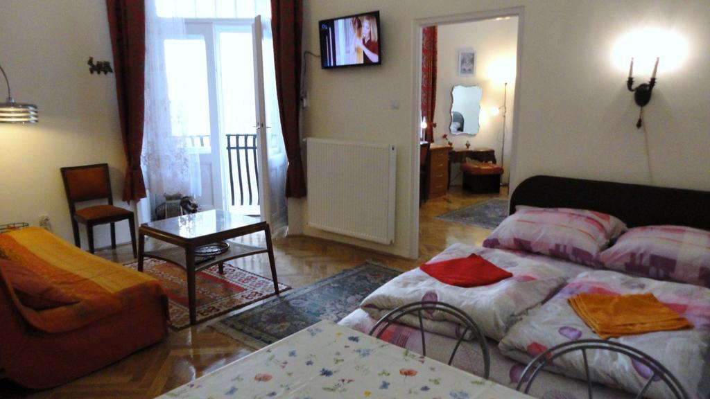 Garibaldi 5 Apartments & Rooms Budapeste Exterior foto