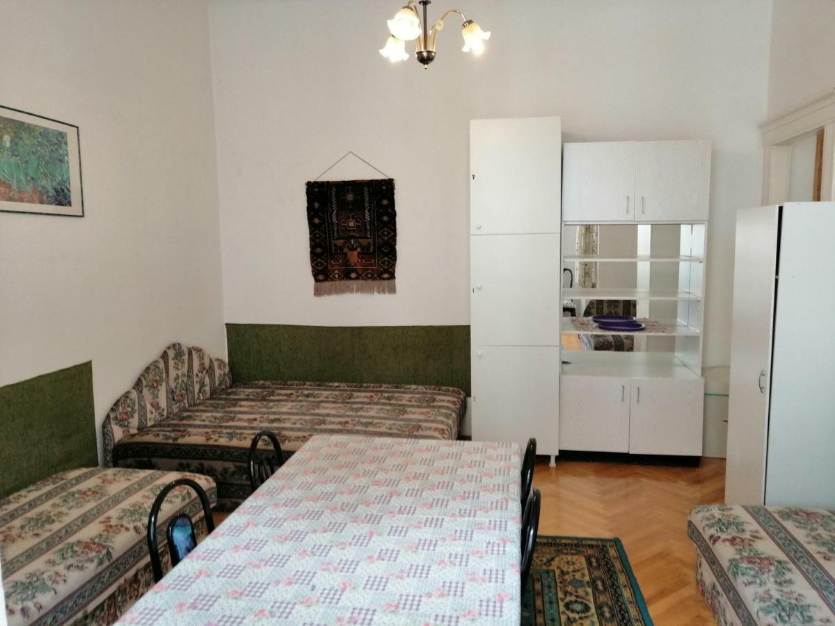 Garibaldi 5 Apartments & Rooms Budapeste Exterior foto