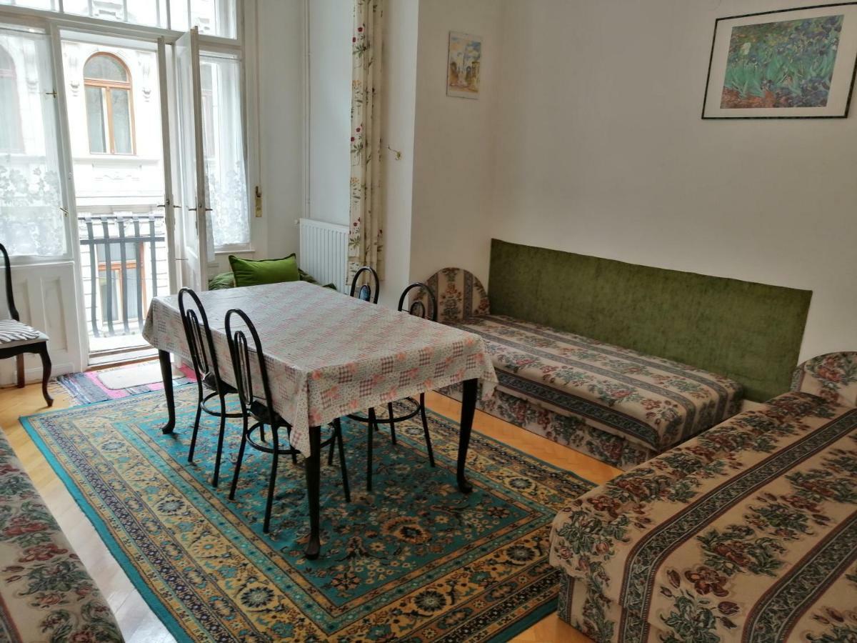 Garibaldi 5 Apartments & Rooms Budapeste Exterior foto